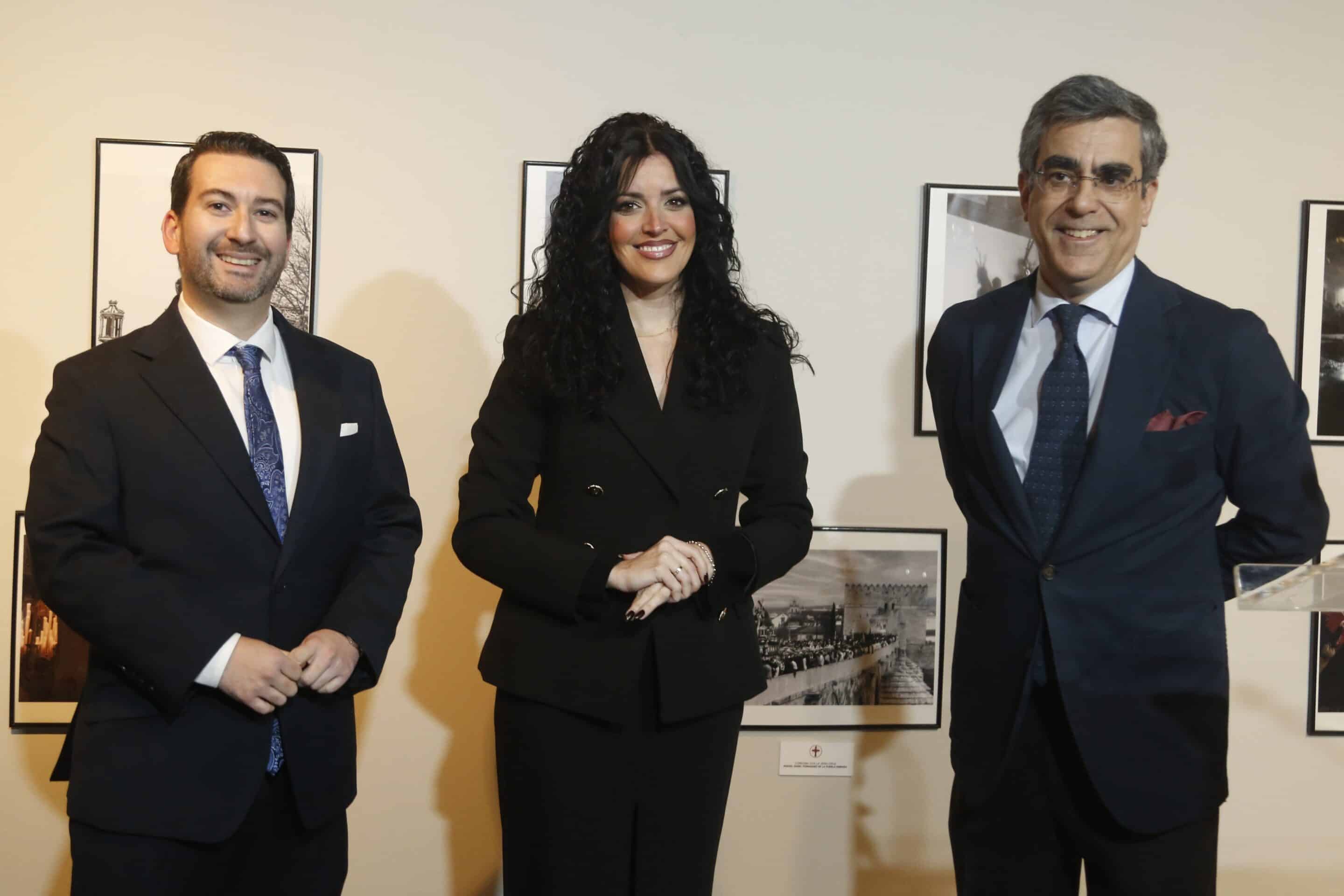 La Fundación Cajasol celebra en Córdoba su I Exaltación Cofrade con un emotivo homenaje a la religiosidad popular.