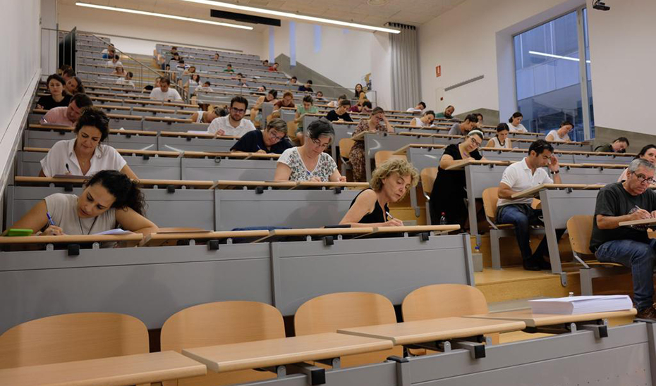 Más de 5.600 personas se examinan para obtener el título de Graduado en ...