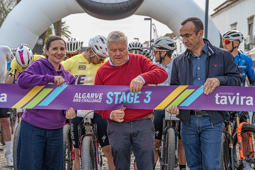 Victor-Grande-y-Nicky-Healy-ganan-la-ultima-etapay-la-general-de-la-Algarve-Bike-Challenge